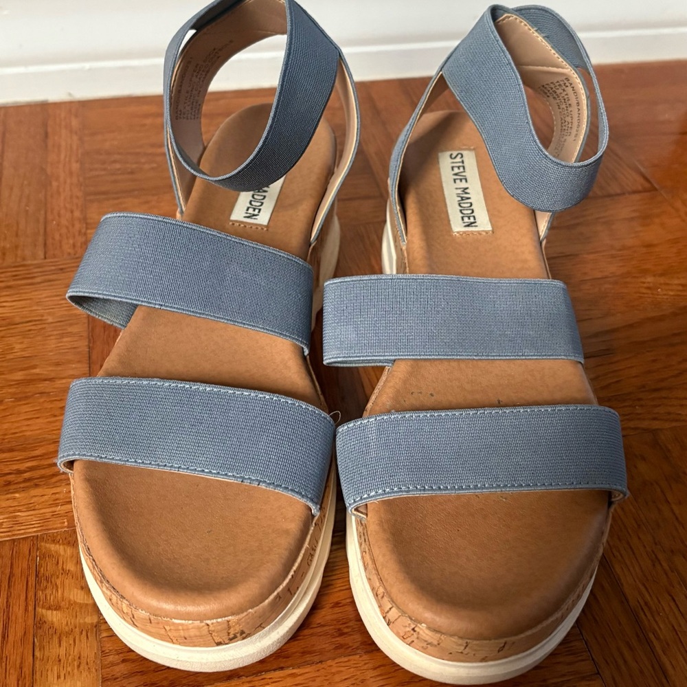 Steve Madden Women's Denim Blue Sandals Size 7 barely worn